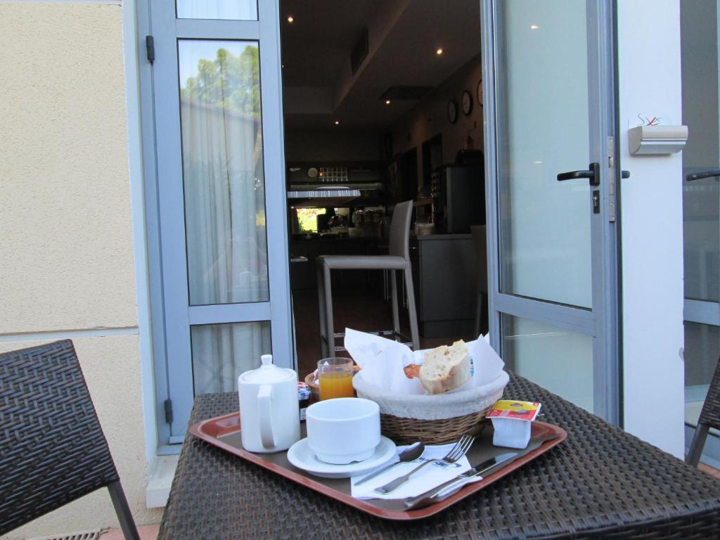 Top Motel Istres Εξωτερικό φωτογραφία
