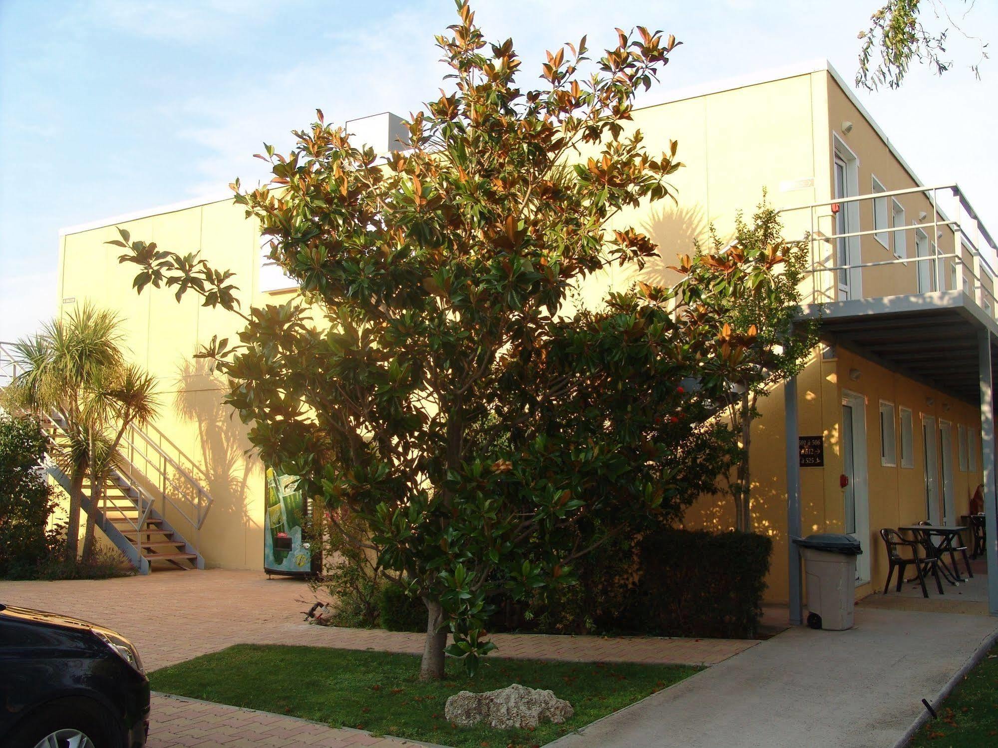 Top Motel Istres Εξωτερικό φωτογραφία